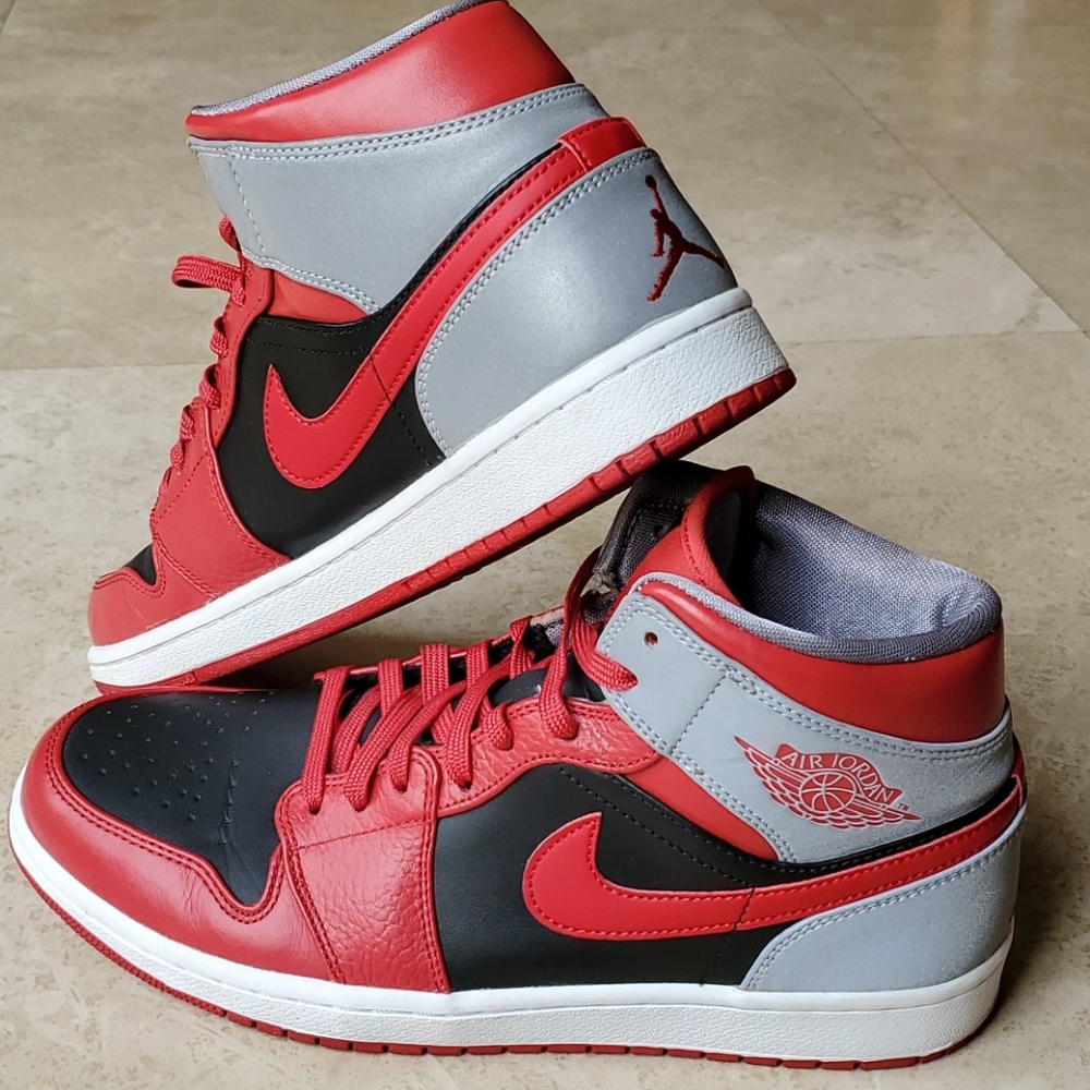 Nike Air Jordan 1 Mid Fire Red ( Reflective)